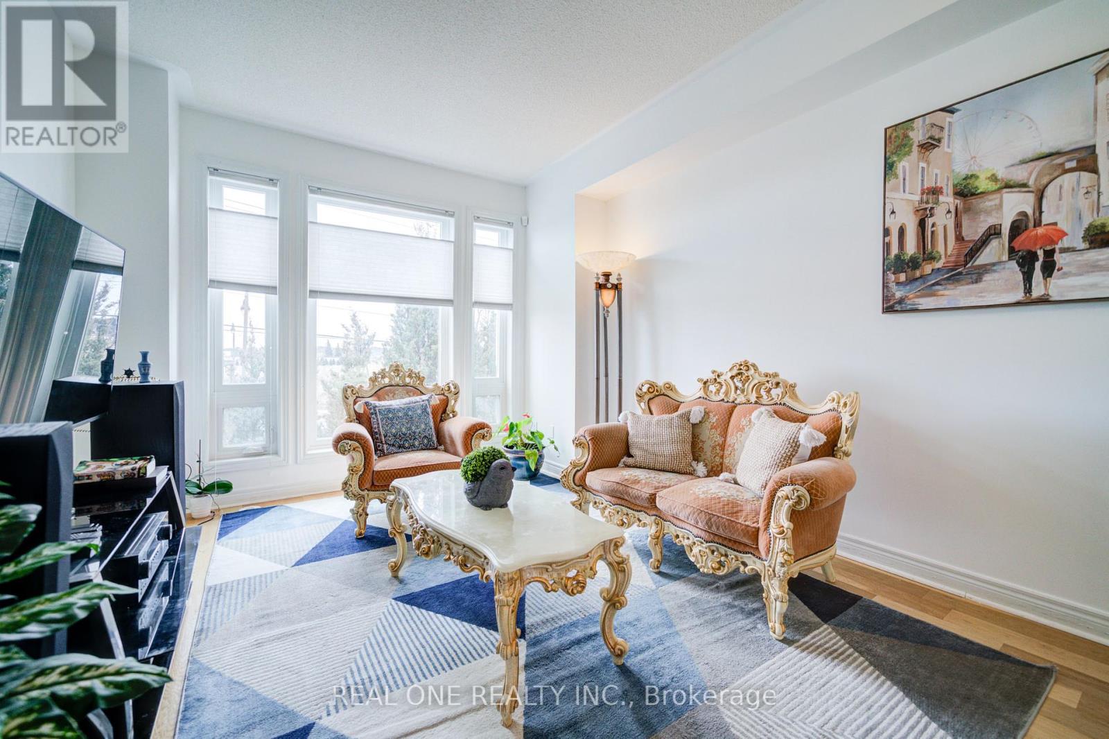 Photo 8 of 87 Zokol Drive, Aurora ON