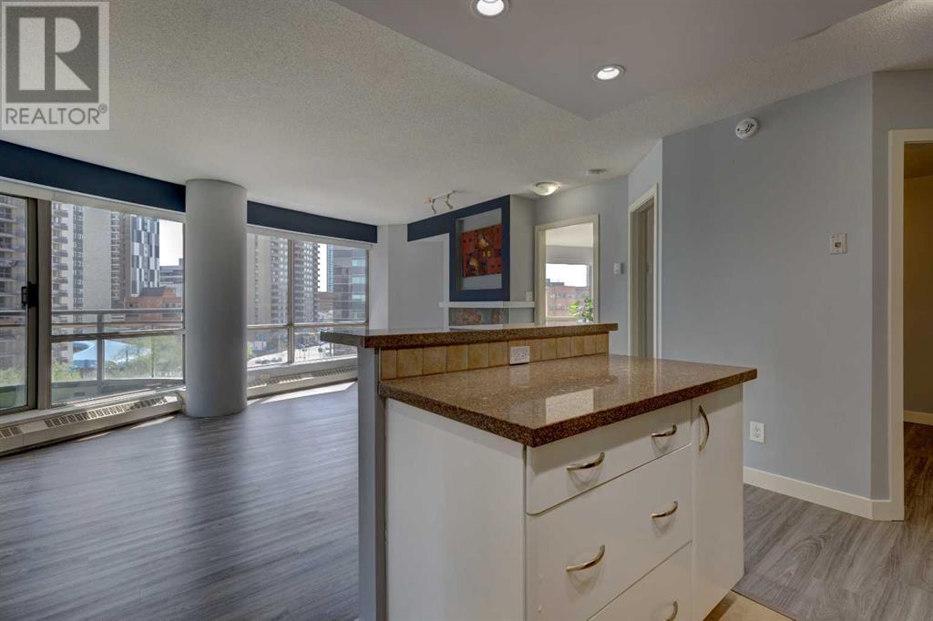 Single Family House for Sale in    Avenue SW Downtown West End Calgary 