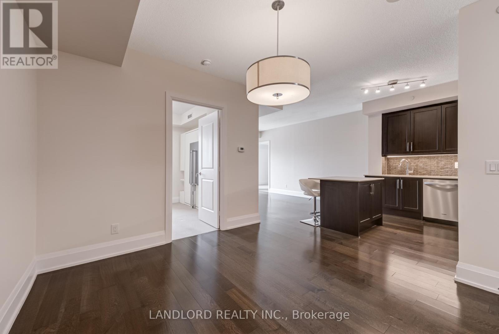 Photo 3 of 730 1 Old Mill Drive, Toronto ON