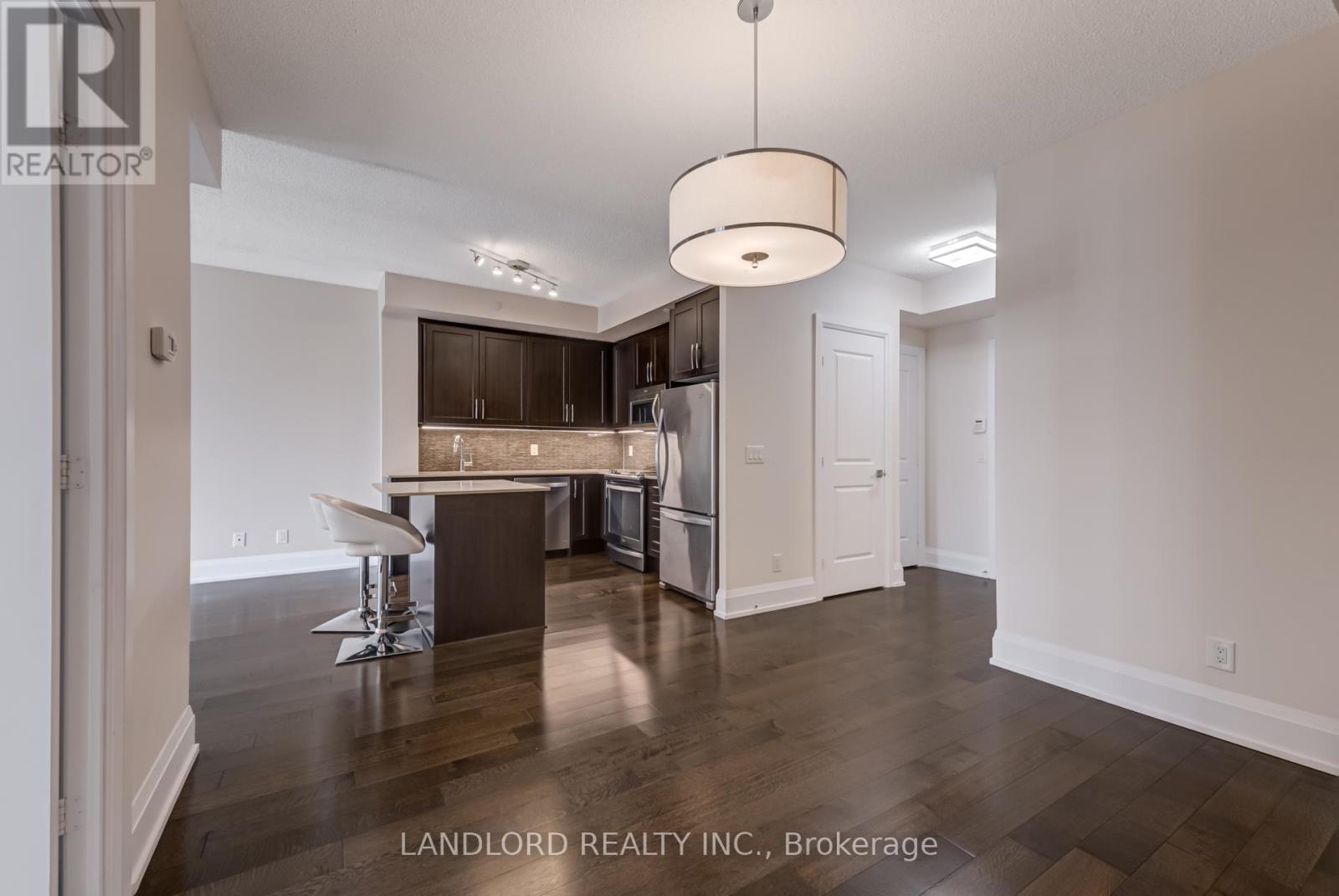 Photo 4 of 730 1 Old Mill Drive, Toronto ON