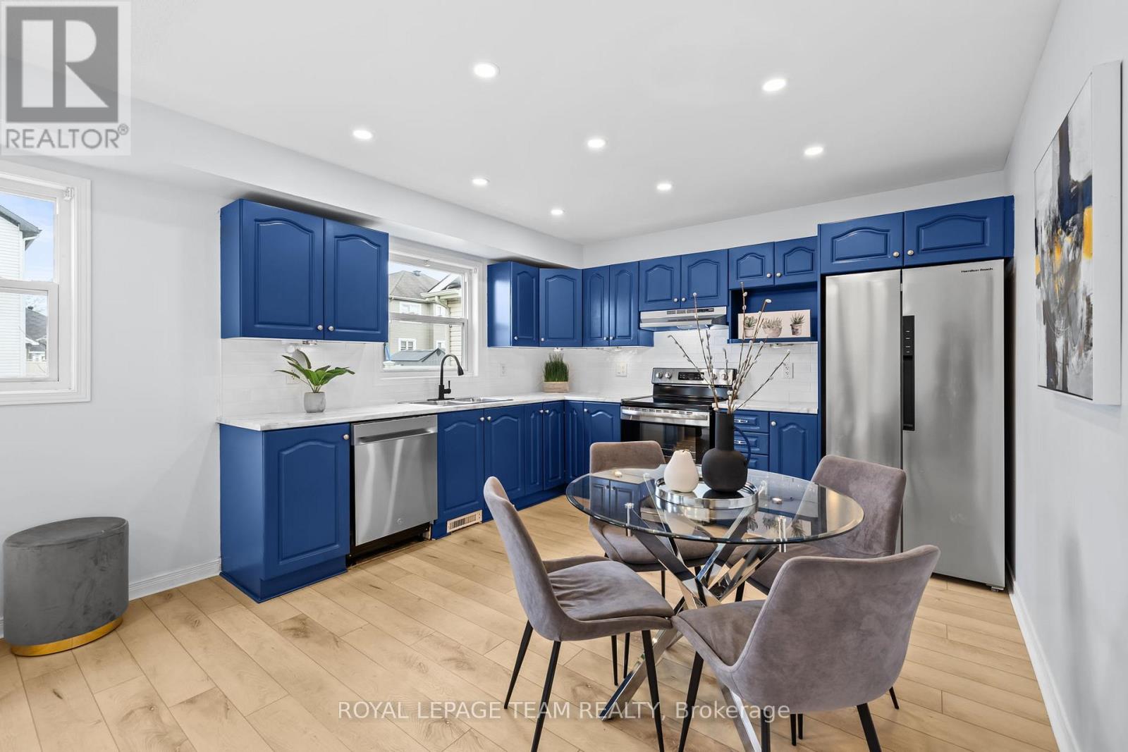 Photo 8 of 381 Moffatt Pond Court, Ottawa ON