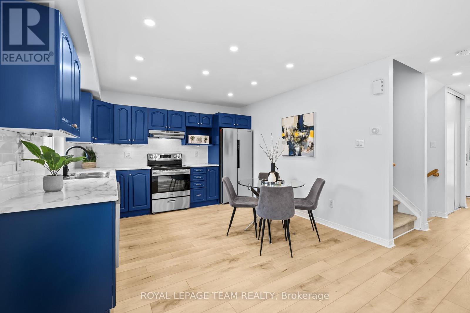 Photo 16 of 381 Moffatt Pond Court, Ottawa ON