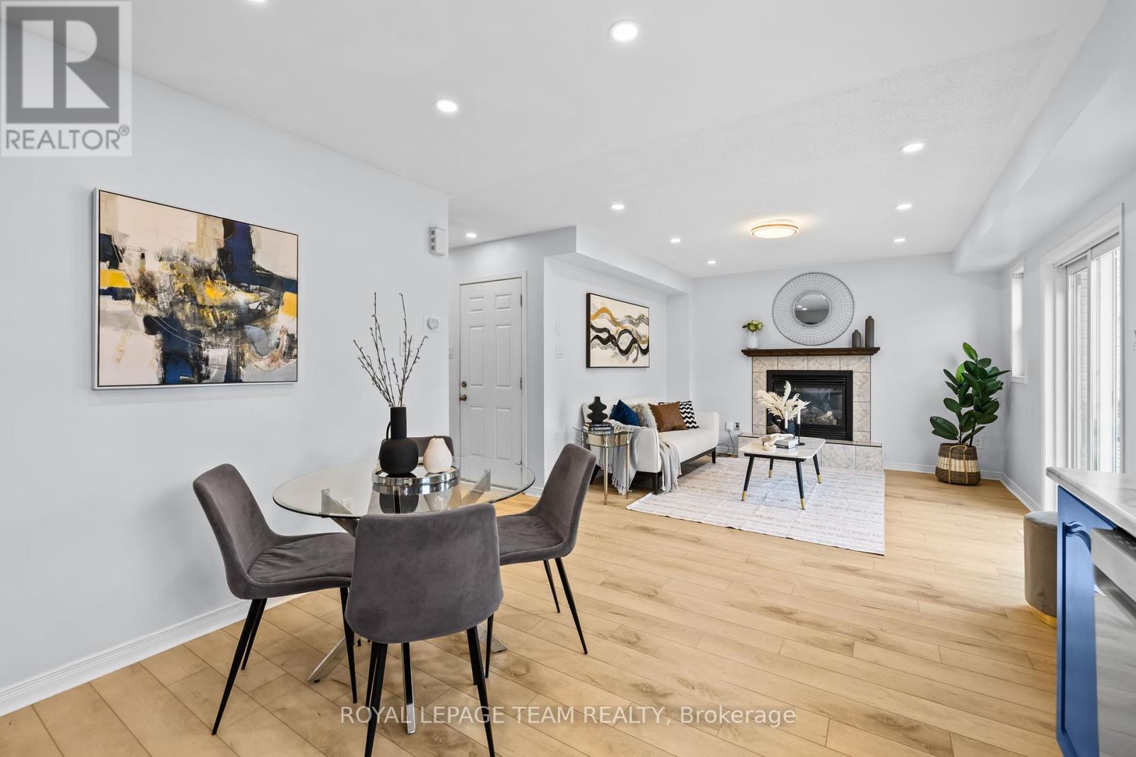 Photo 10 of 381 Moffatt Pond Court, Ottawa ON