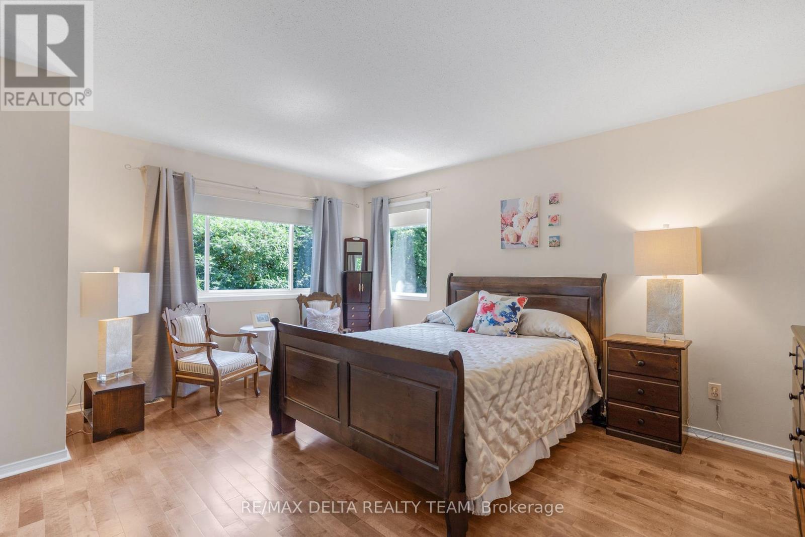 Photo 4 of 6320 Sablewood Place, Ottawa ON