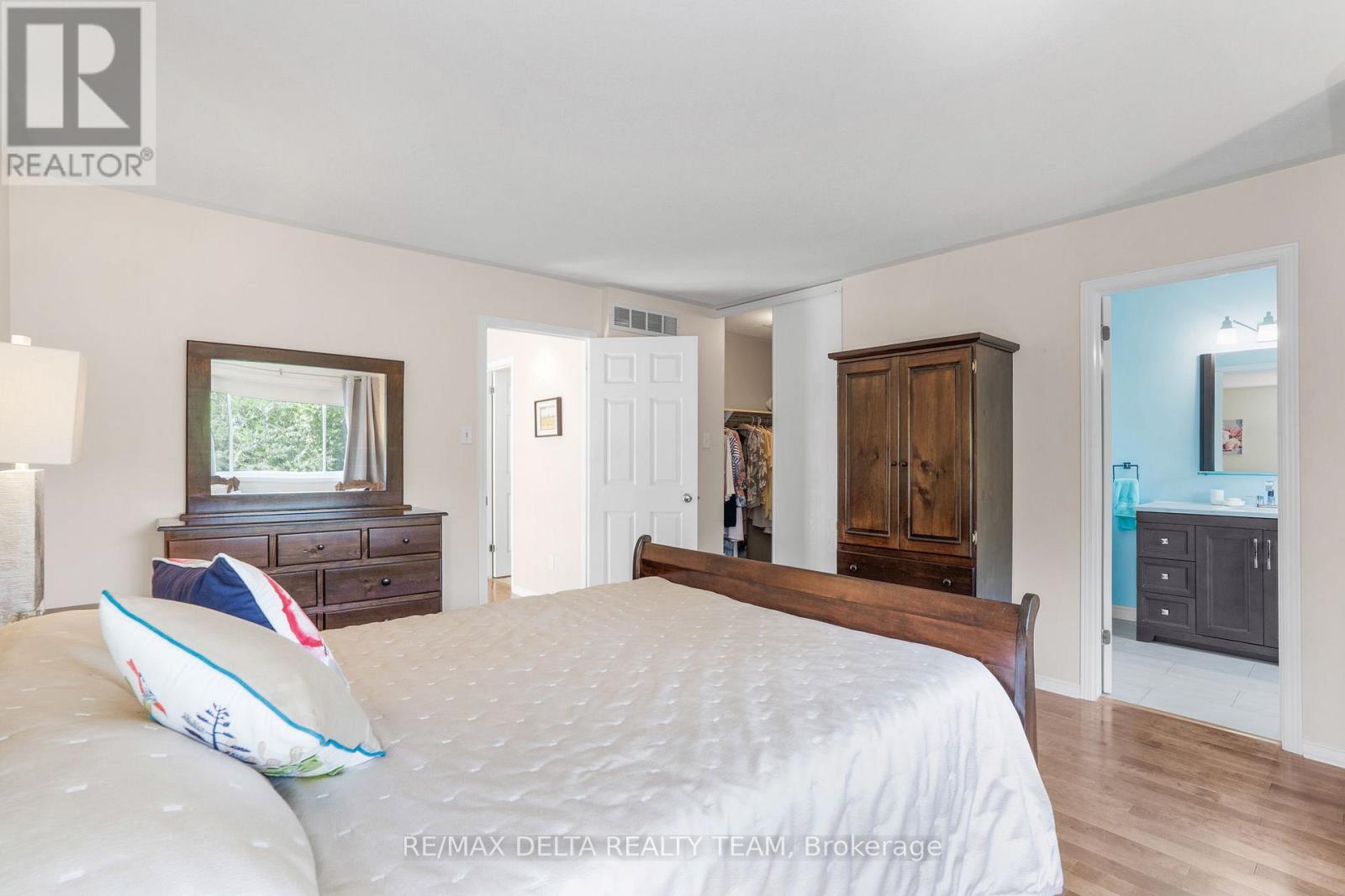 Photo 14 of 6320 Sablewood Place, Ottawa ON