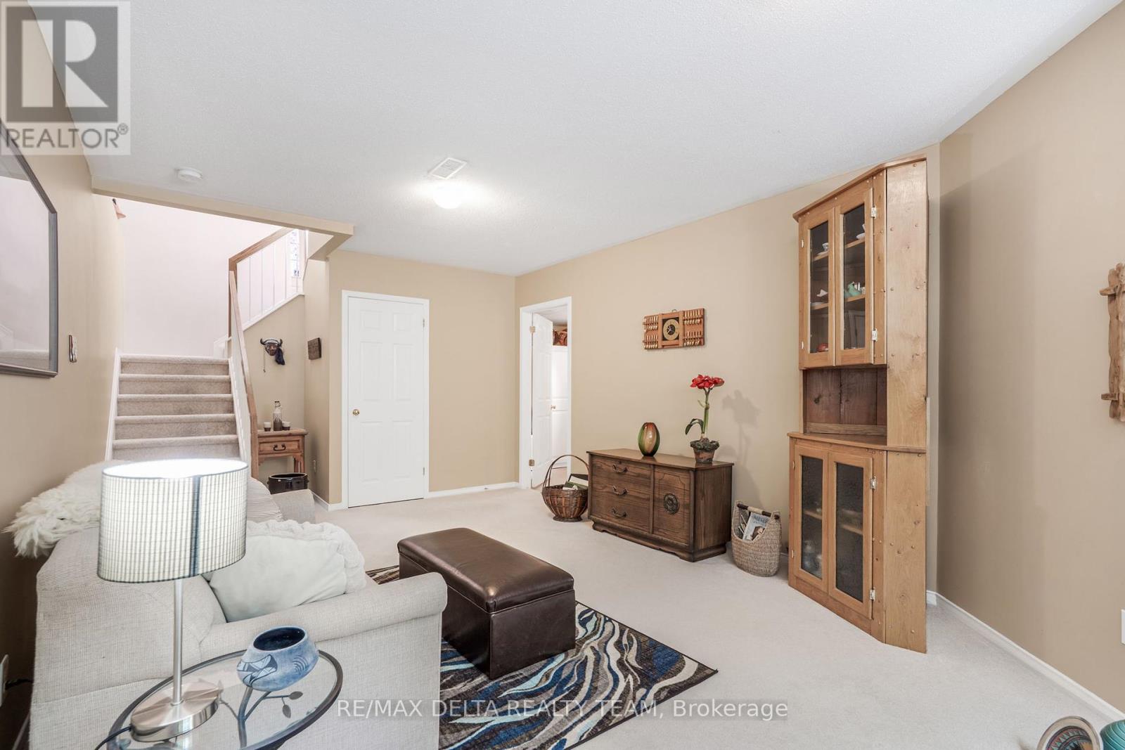 Photo 12 of 6320 Sablewood Place, Ottawa ON