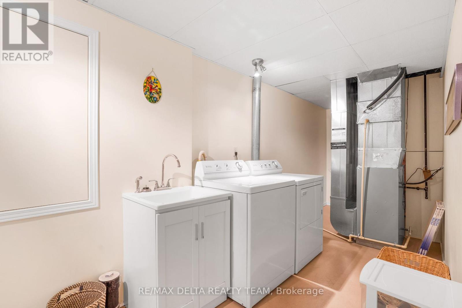 Photo 8 of 6320 Sablewood Place, Ottawa ON