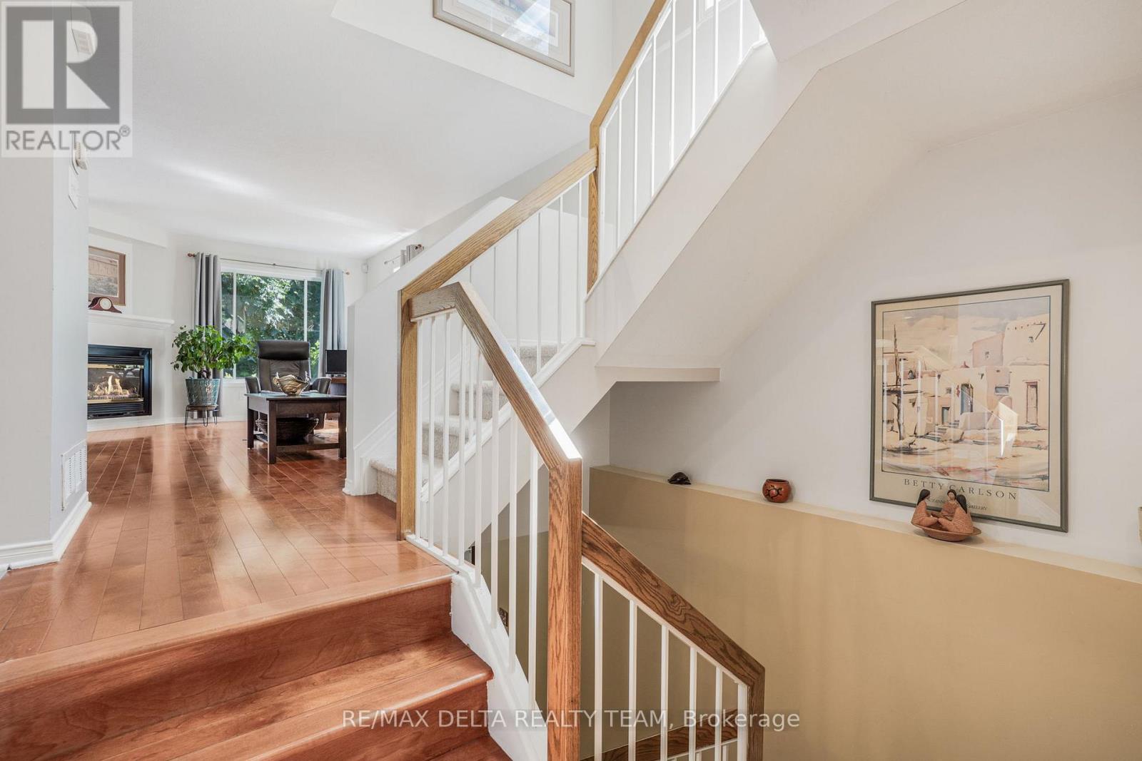 Photo 5 of 6320 Sablewood Place, Ottawa ON