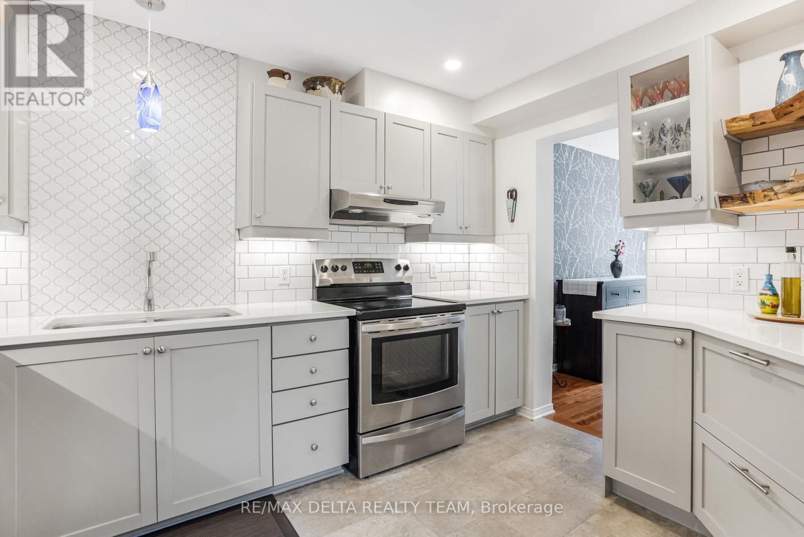 Photo 18 of 6320 Sablewood Place, Ottawa ON