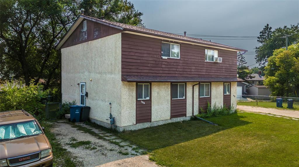 Photo 8 of 794 Chalmers Avenue, Winnipeg MB