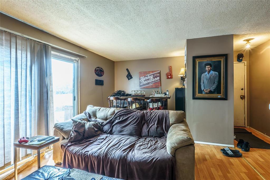 Photo 9 of 794 Chalmers Avenue, Winnipeg MB