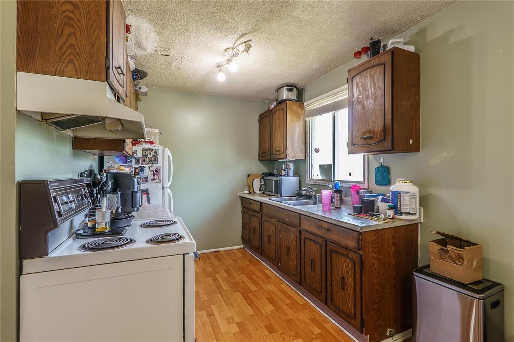 Photo 15 of 794 Chalmers Avenue, Winnipeg MB