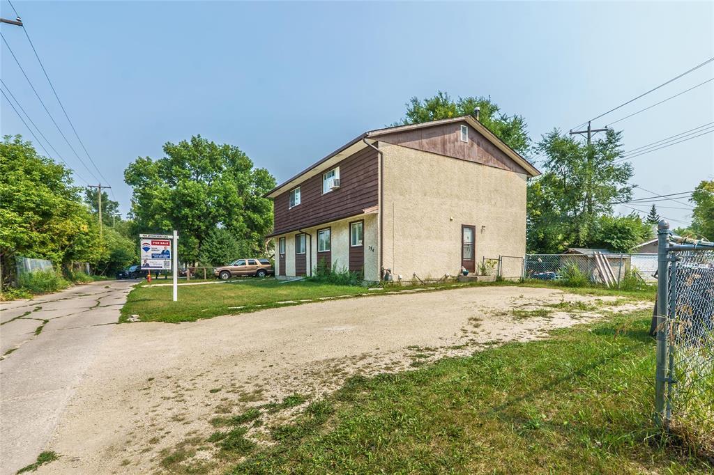 Photo 16 of 794 Chalmers Avenue, Winnipeg MB