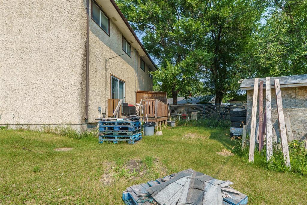 Photo 25 of 794 Chalmers Avenue, Winnipeg MB