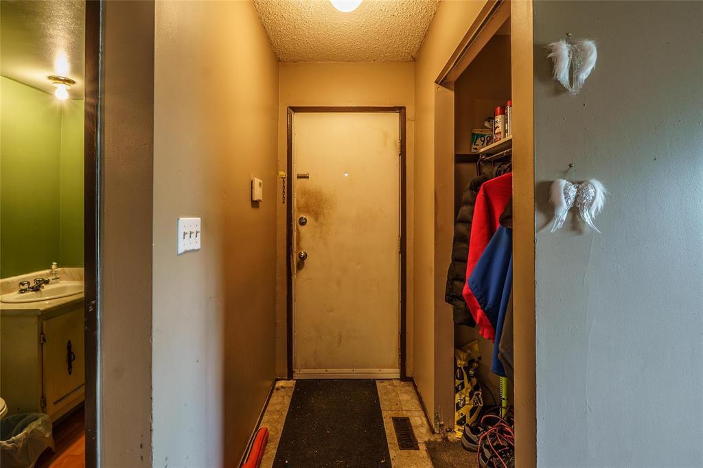 Photo 32 of 794 Chalmers Avenue, Winnipeg MB