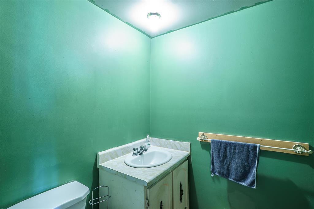 Photo 1 of 794 Chalmers Avenue, Winnipeg MB