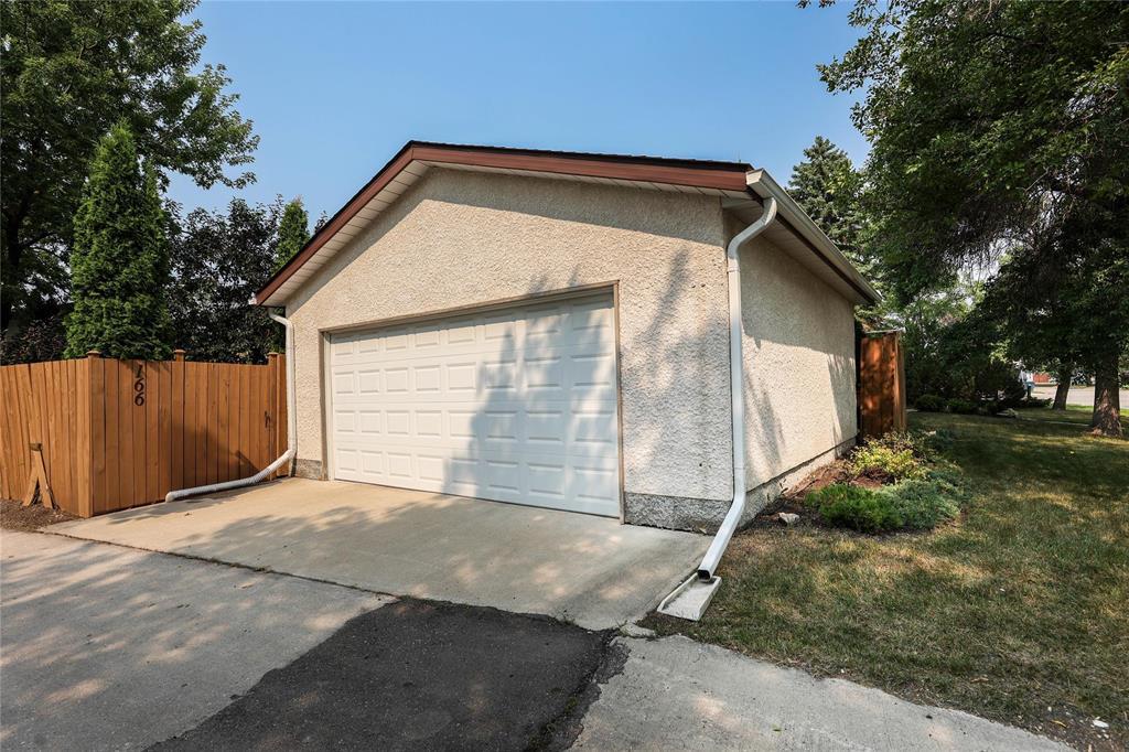 Photo 48 of 166 Paddington Road, Winnipeg MB