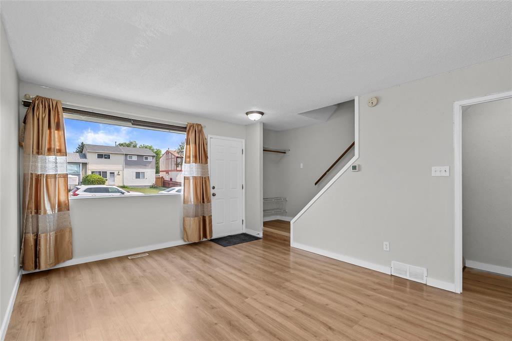 Photo 3 of 196 Le Maire Street, Winnipeg MB