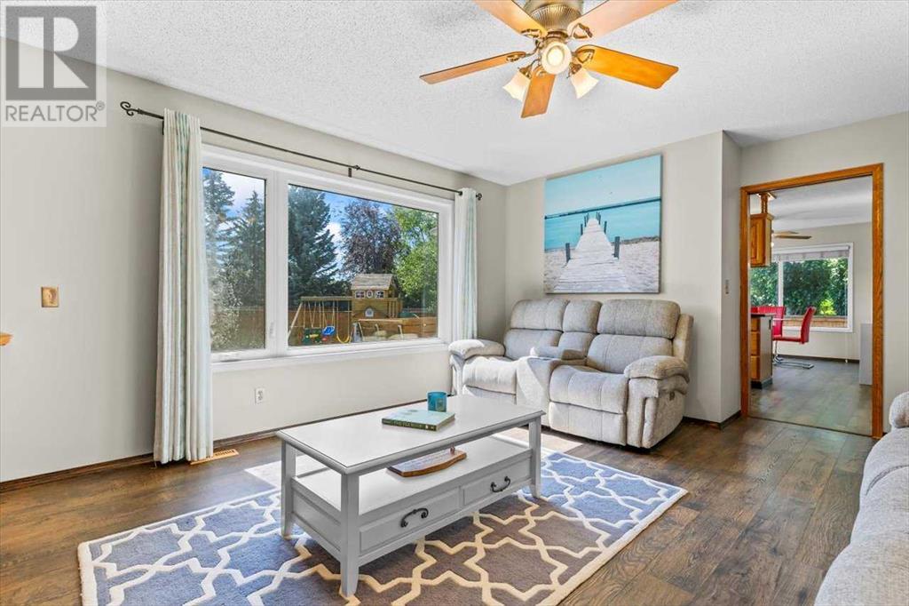 Single Family House for Sale in  Sundown Green SE Sundance Calgary 