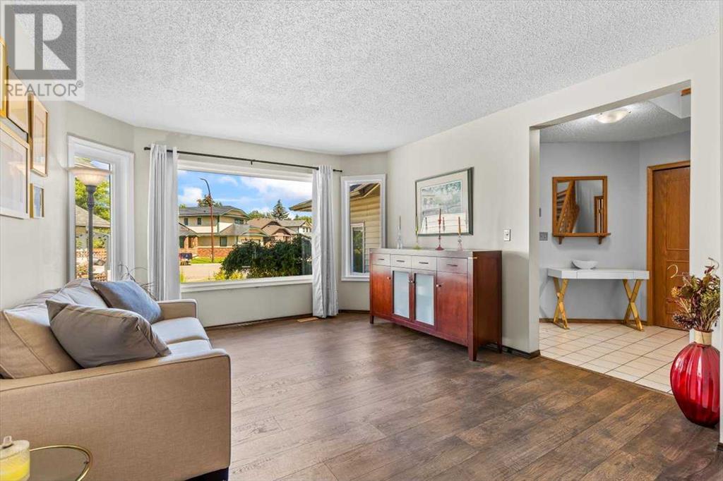 Single Family House for Sale in  Sundown Green SE Sundance Calgary 
