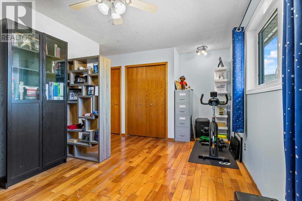 Single Family House for Sale in  Sundown Green SE Sundance Calgary 