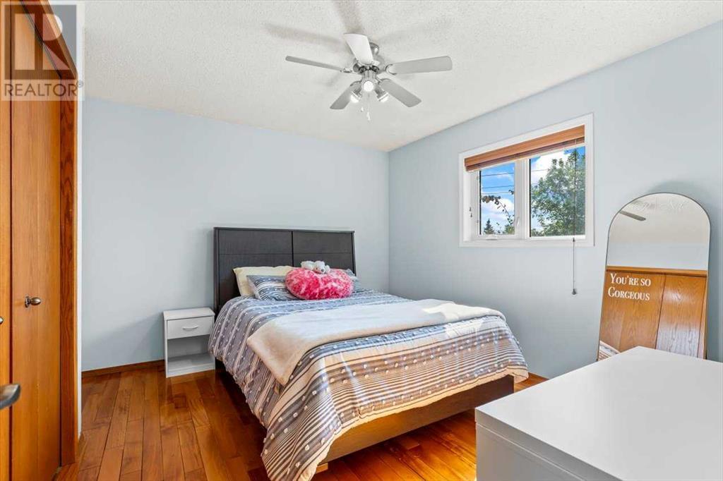Single Family House for Sale in  Sundown Green SE Sundance Calgary 