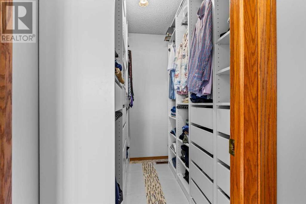 Single Family House for Sale in  Sundown Green SE Sundance Calgary 