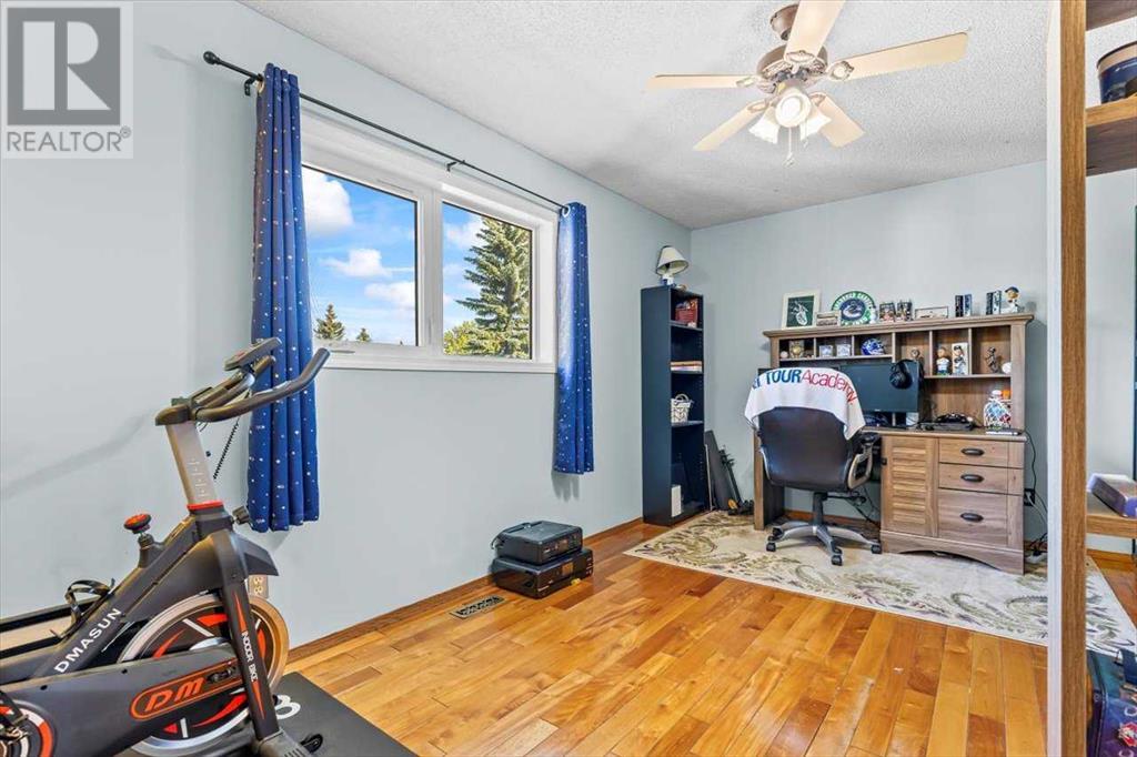 Single Family House for Sale in  Sundown Green SE Sundance Calgary 