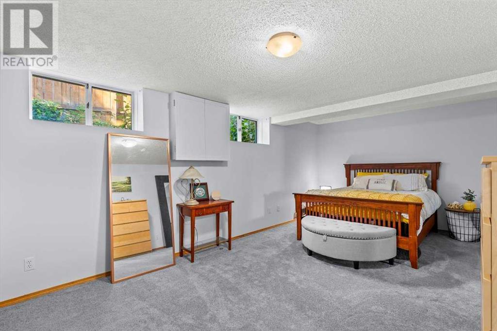 Single Family House for Sale in  Sundown Green SE Sundance Calgary 