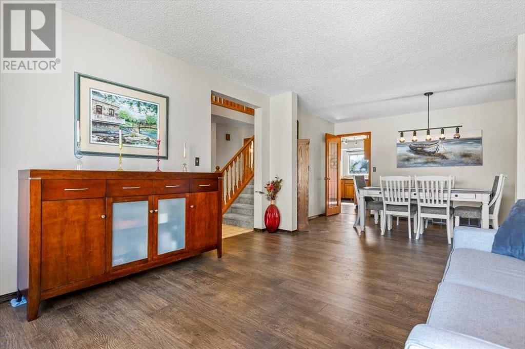 Single Family House for Sale in  Sundown Green SE Sundance Calgary 
