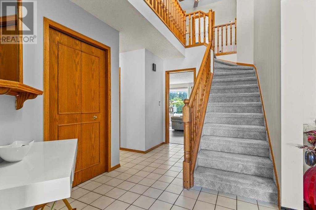 Single Family House for Sale in  Sundown Green SE Sundance Calgary 
