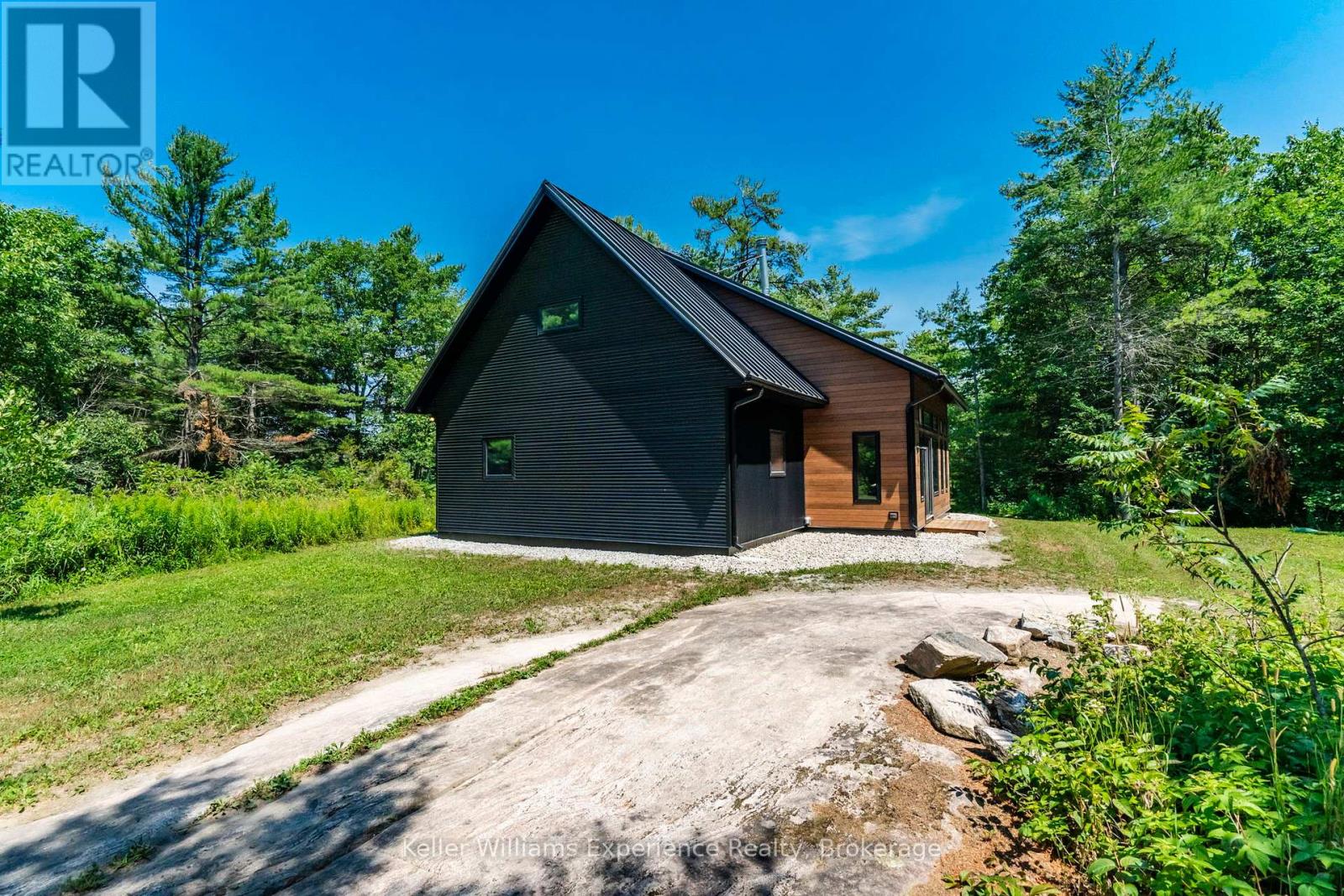 Photo 39 of 753 Honey Harbour Road, Georgian Bay ON