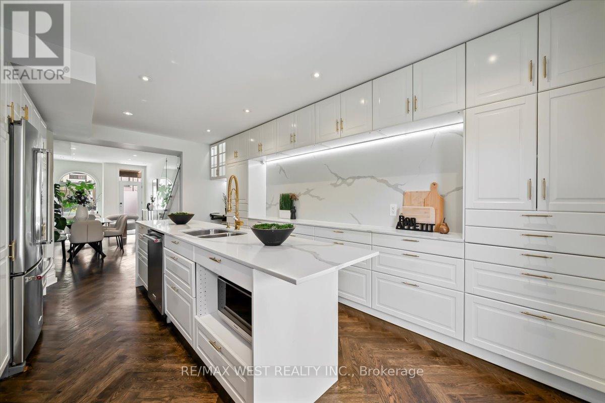 Photo 10 of 248 1 2 Euclid Avenue, Toronto ON