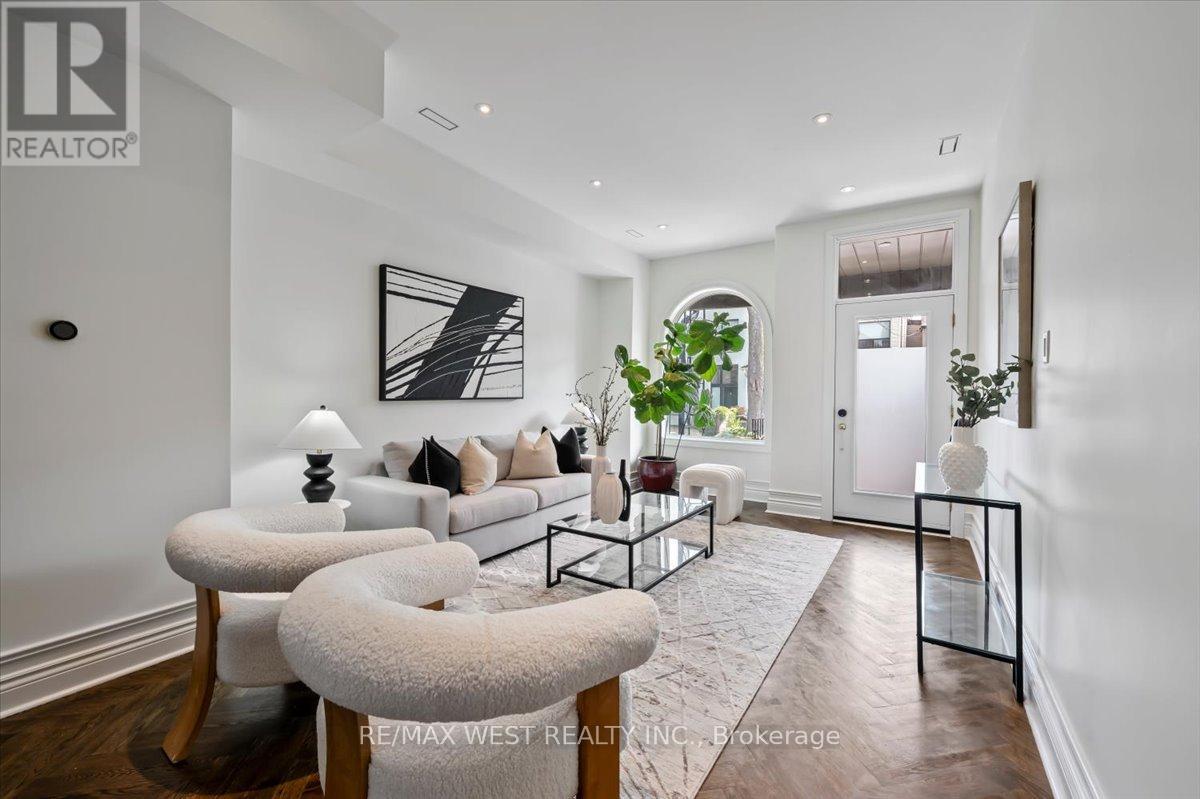 Photo 11 of 248 1 2 Euclid Avenue, Toronto ON