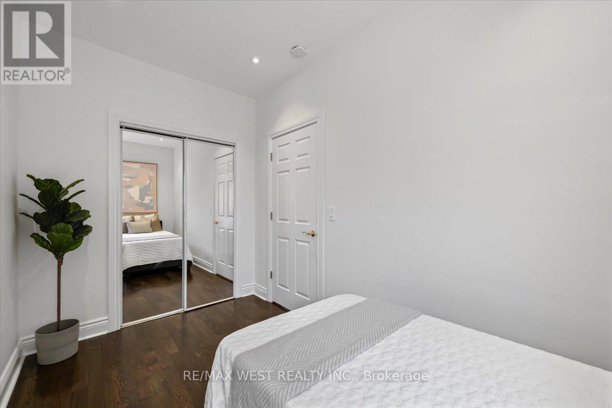 Photo 17 of 248 1 2 Euclid Avenue, Toronto ON