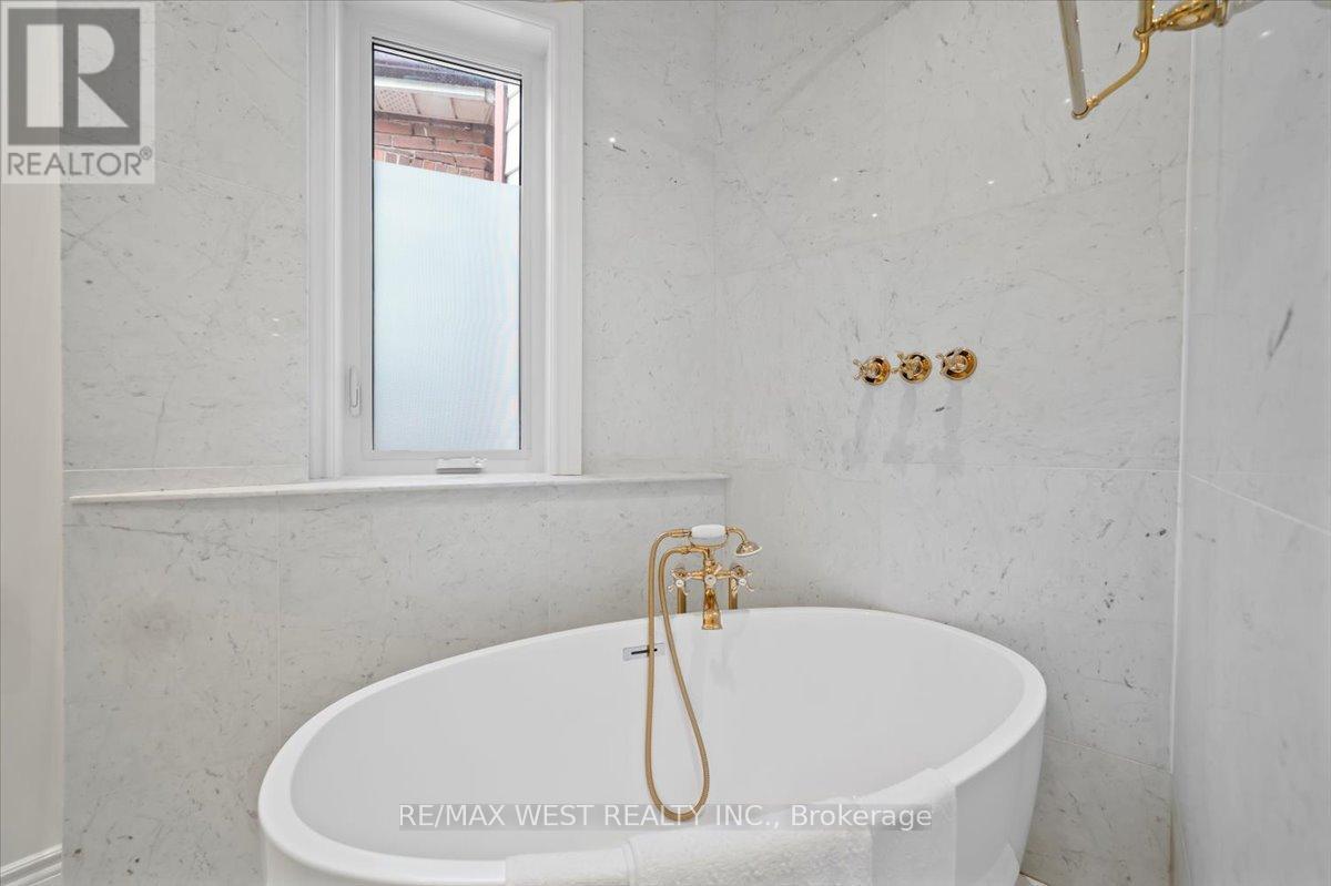 Photo 19 of 248 1 2 Euclid Avenue, Toronto ON