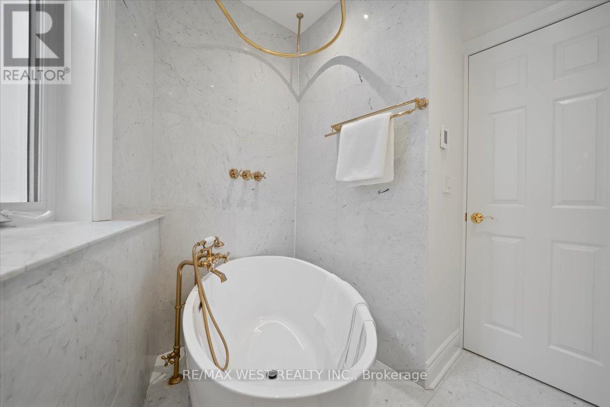Photo 20 of 248 1 2 Euclid Avenue, Toronto ON