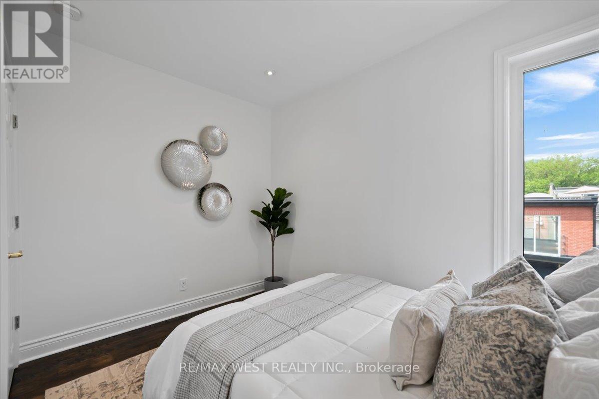 Photo 22 of 248 1 2 Euclid Avenue, Toronto ON