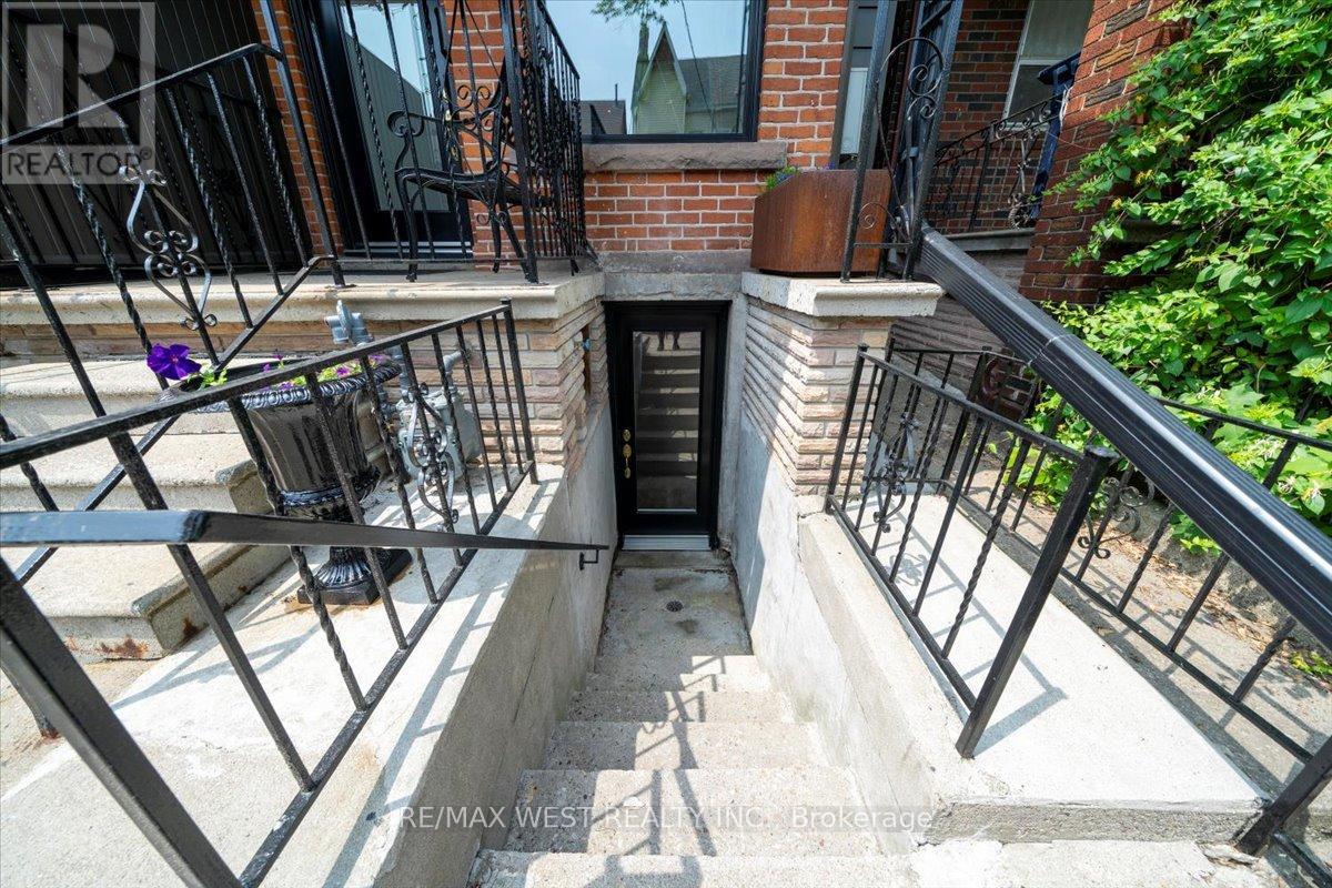 Photo 23 of 248 1 2 Euclid Avenue, Toronto ON