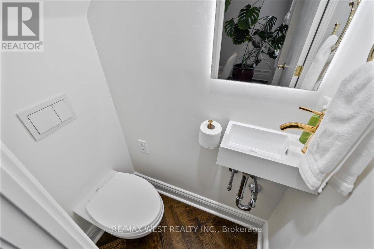 Photo 6 of 248 1 2 Euclid Avenue, Toronto ON