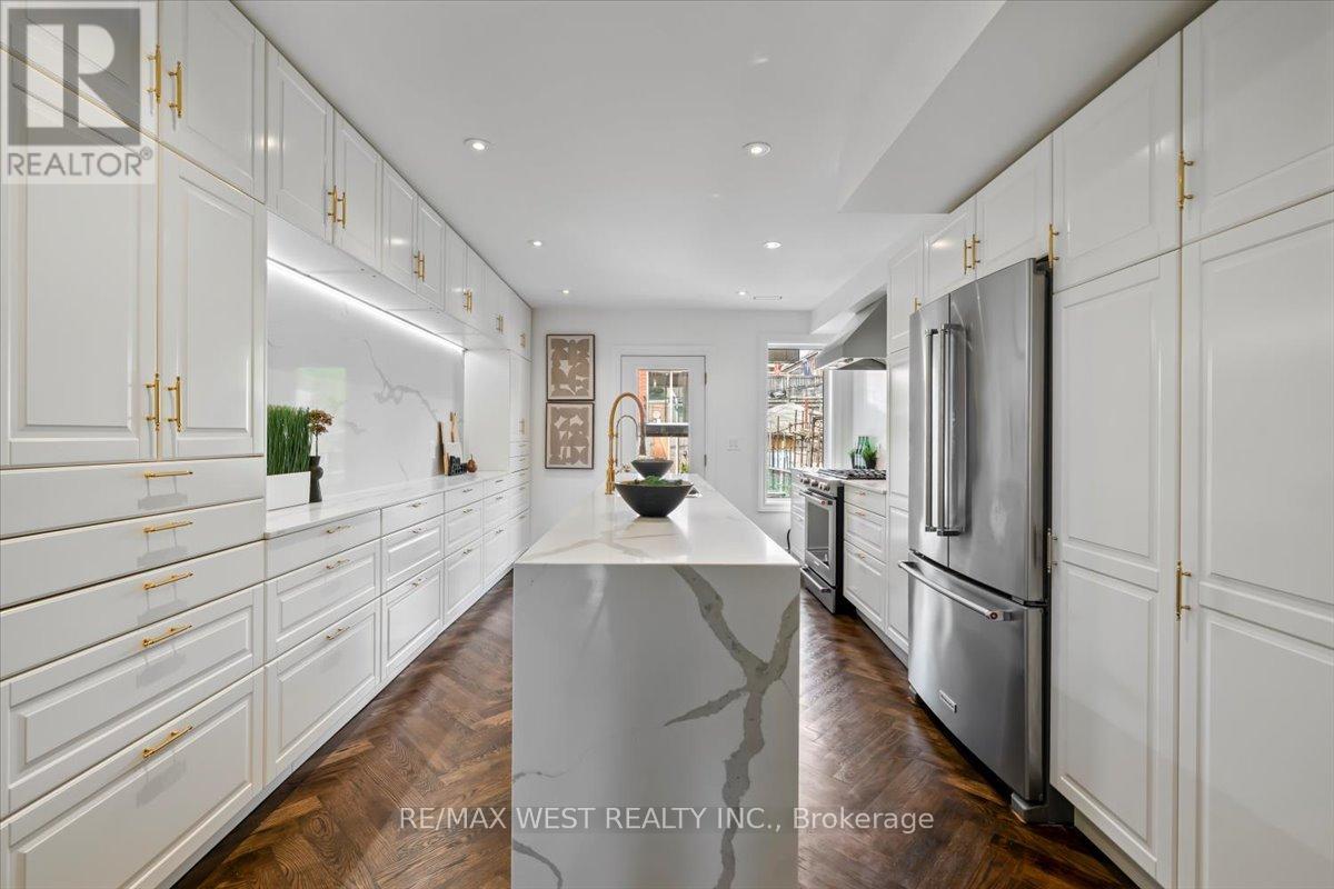 Photo 8 of 248 1 2 Euclid Avenue, Toronto ON