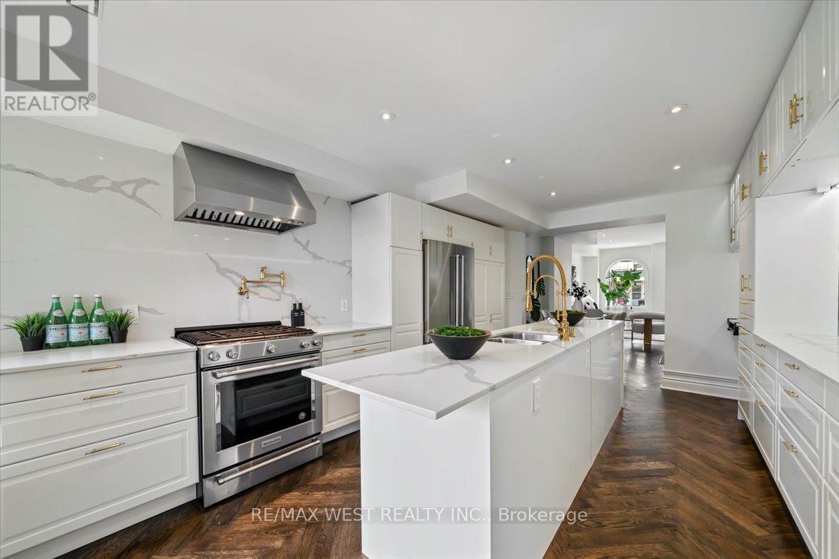 Photo 9 of 248 1 2 Euclid Avenue, Toronto ON