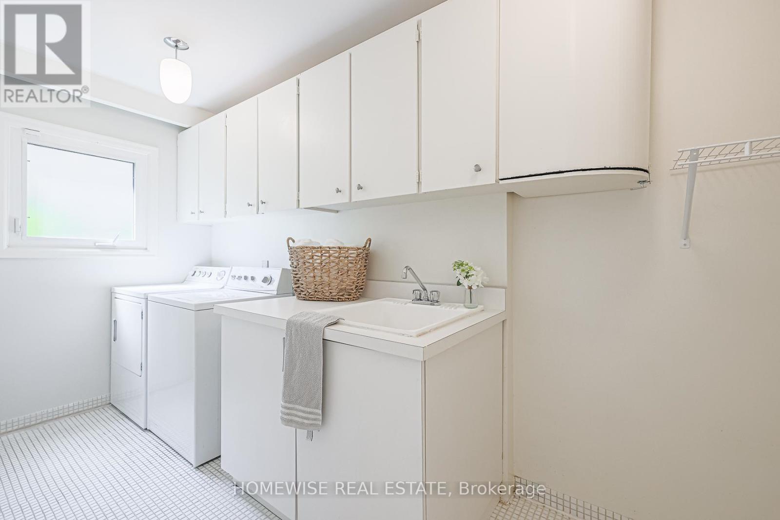 Photo 31 of 21 Bayhampton Court, Toronto ON