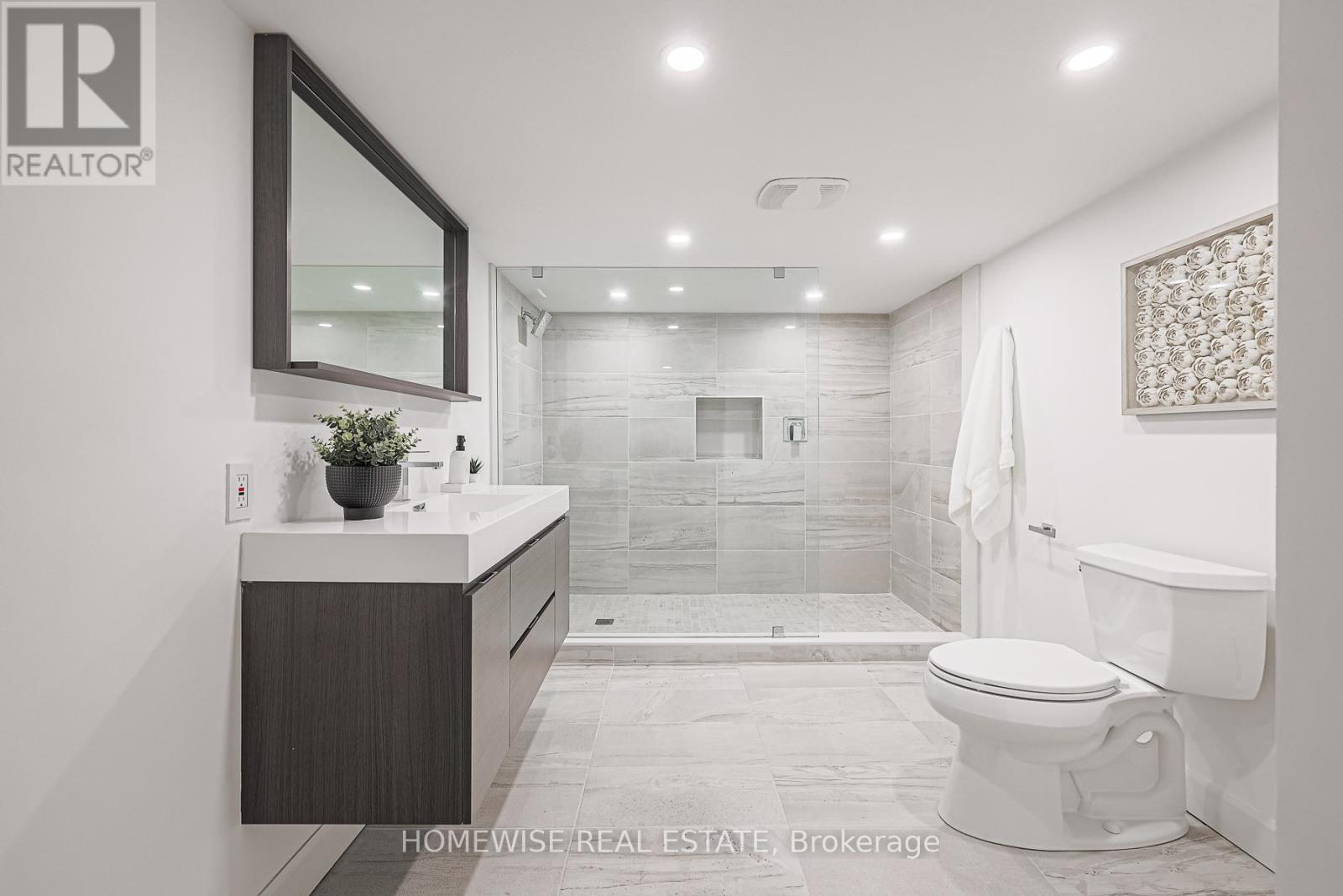 Photo 38 of 21 Bayhampton Court, Toronto ON