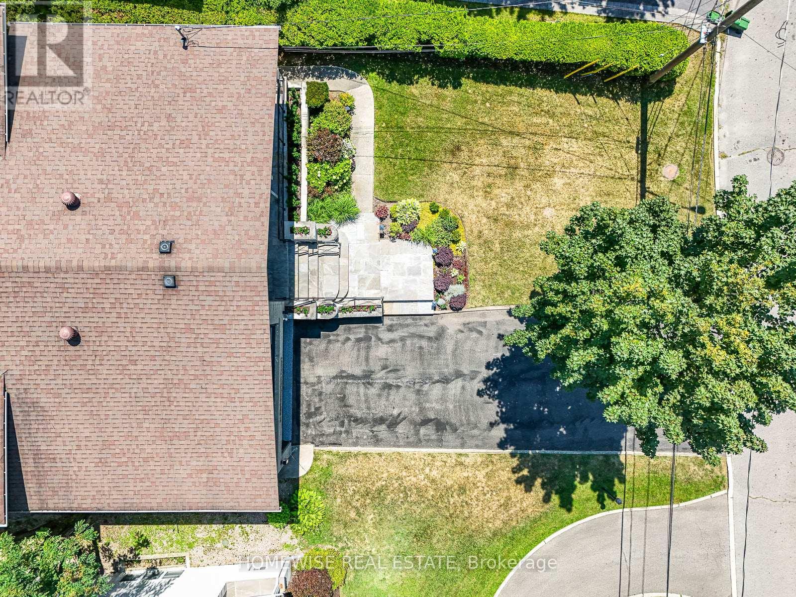Photo 49 of 21 Bayhampton Court, Toronto ON