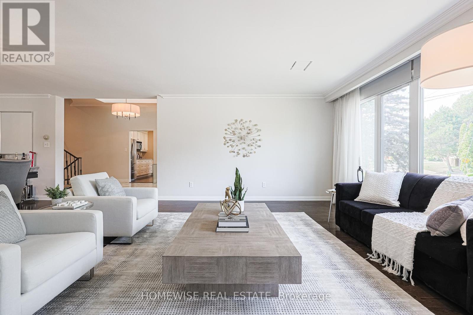 Photo 7 of 21 Bayhampton Court, Toronto ON