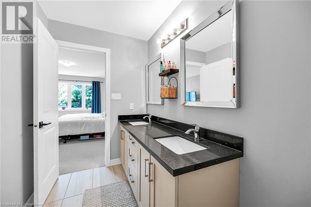 Photo 32 of 120 Vineberg Drive Unit 4, Hamilton ON