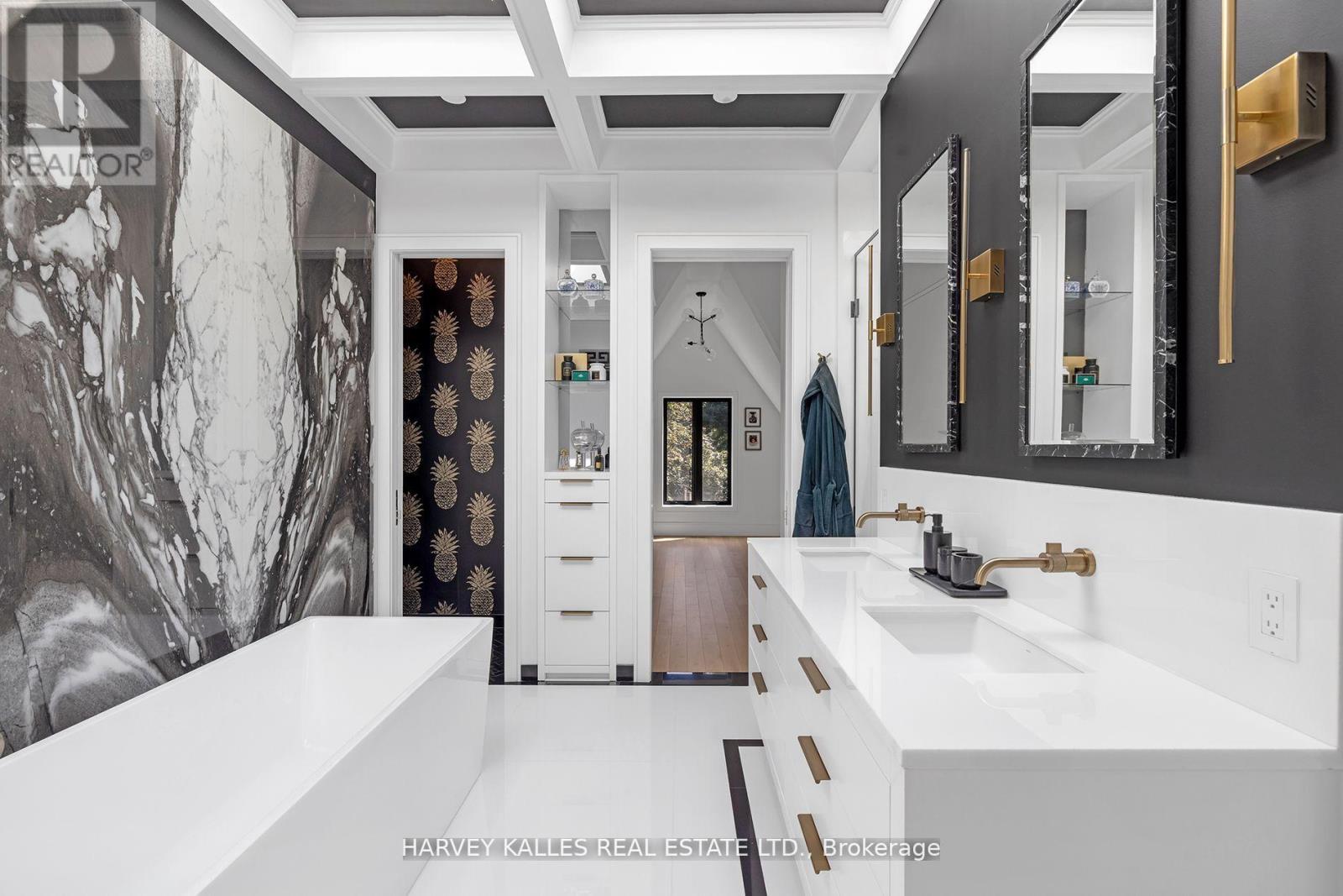 Photo 23 of 274 Carlton Street, Toronto ON