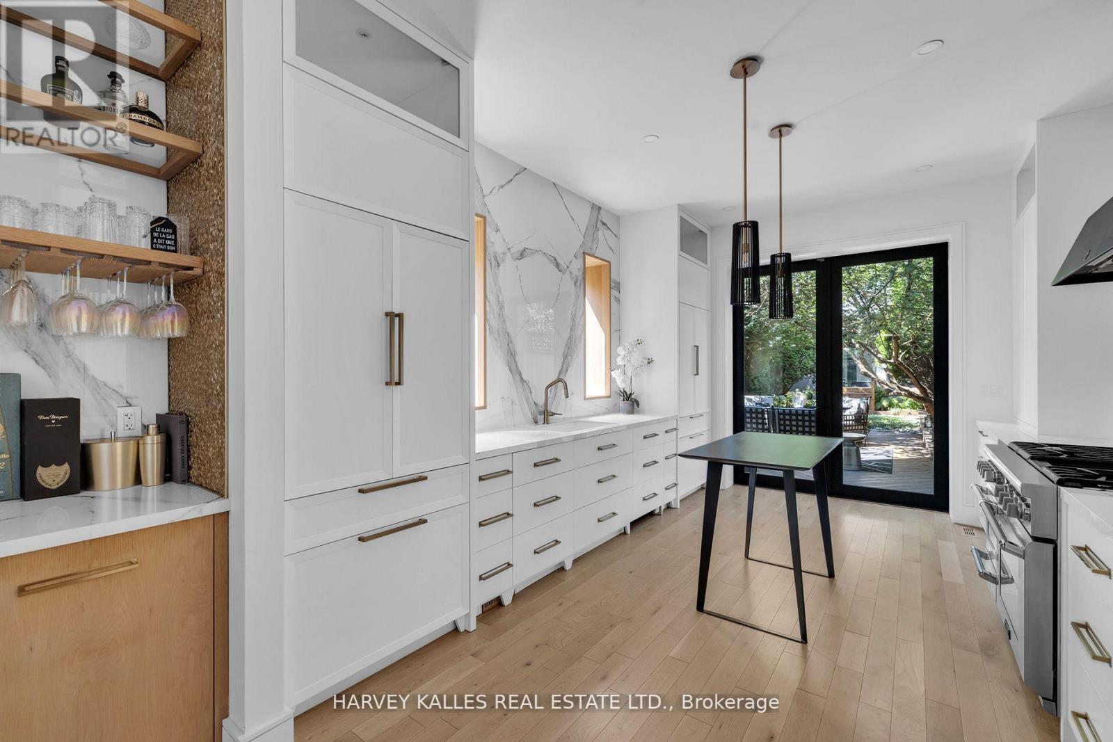 Photo 12 of 274 Carlton Street, Toronto ON
