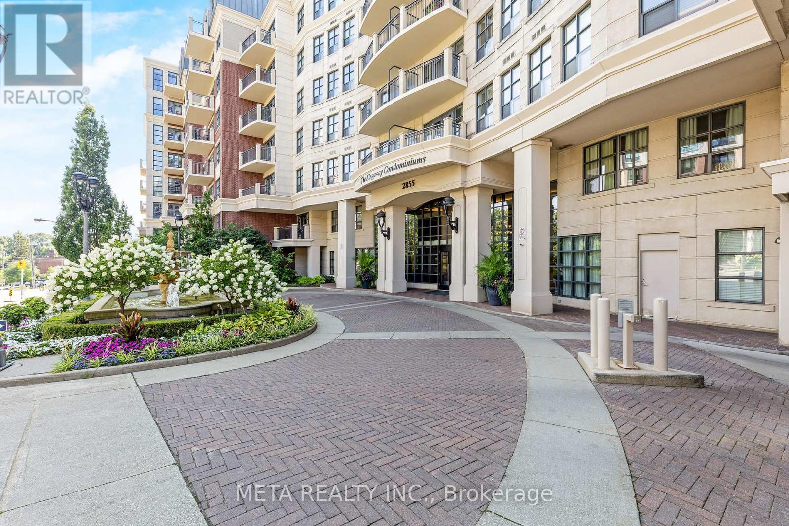 Photo 2 of 501 2855 Bloor Street W, Toronto ON